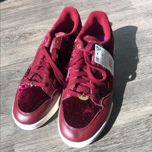 NWT Men’s Velvet Adidas